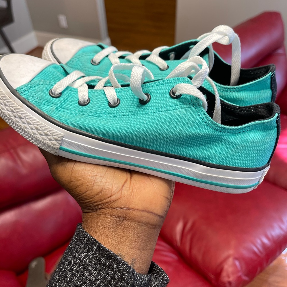 Kids converse